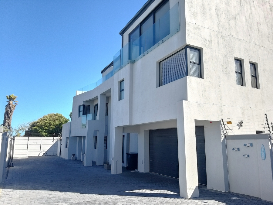 7 Bedroom Property for Sale in Melkbosstrand Central Western Cape